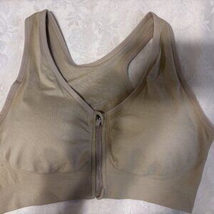 Front zip beigh yoga Bra size XL.